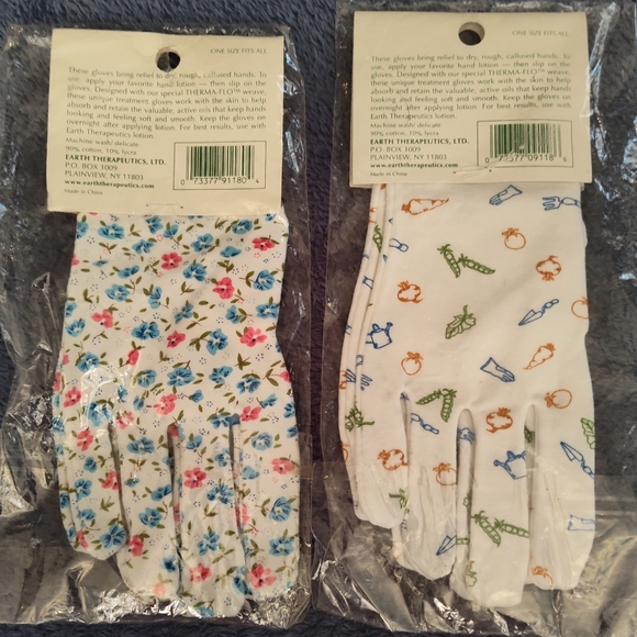 NWT!! Earth Therapeutic Moisturizing Gloves (2 Sets) - Picture 2 of 7